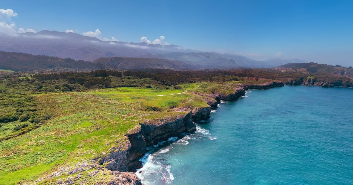 Vista aérea de Bufones de las Arenillas (Puertas de Vidiago, Llanes)